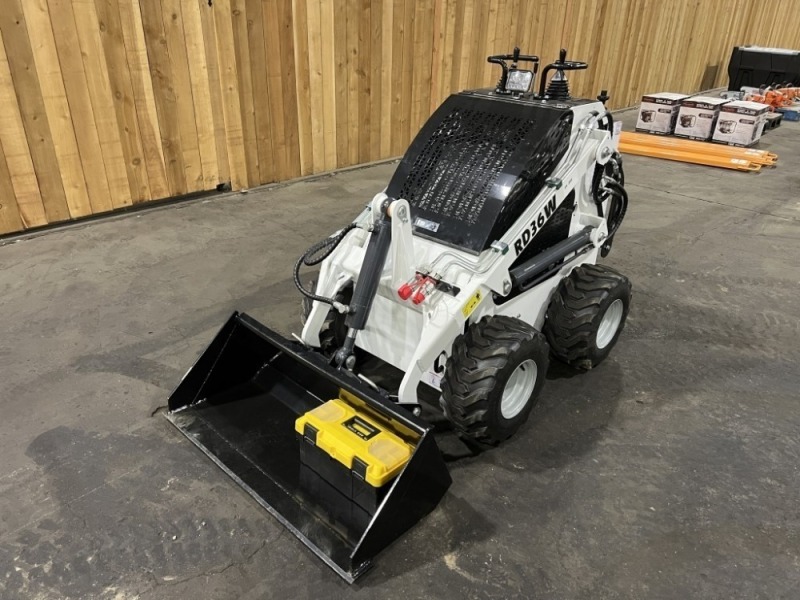 2023 Roda RD36W Mini Skidsteer Loader