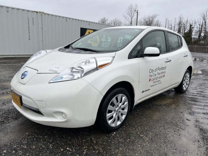 2015 Nissan Leaf Electric Hatchback Sedan