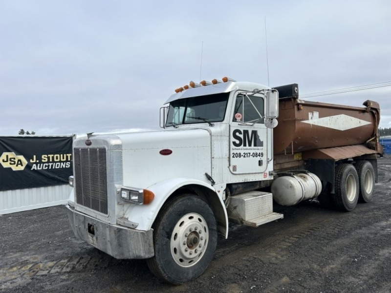 2000 Peterbilt 379 T/A Dump Truck