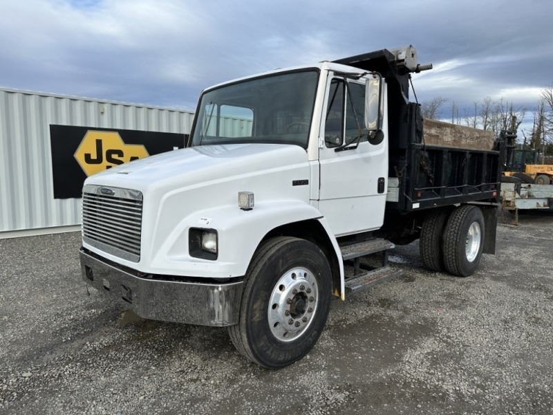 1999 Freightliner FL70 S/A Dump Truck