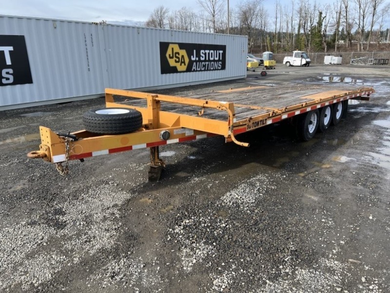 2011 Econoline Tri-Axle Equipment Trailer