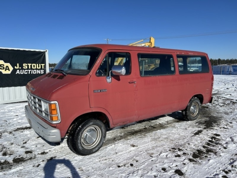 1992 Dodge Ram Cargo Van