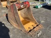 Esco 36" Dig Bucket w/Cutting Edge - 2