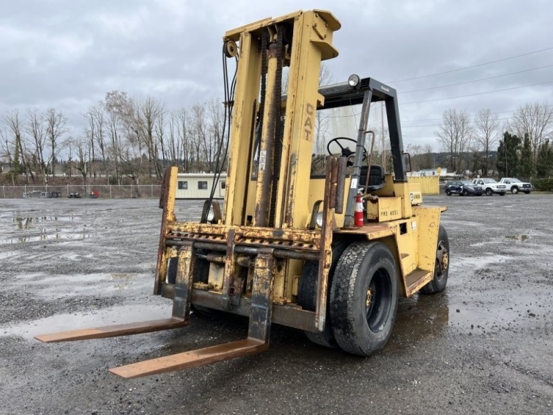 Caterpillar V180B Forklift