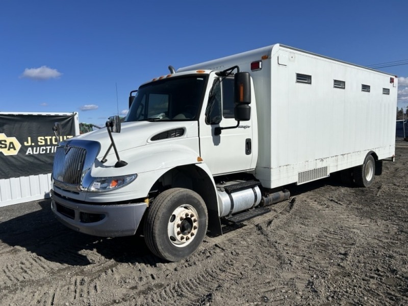 2012 International MH035 DuraStar 4300 Crew Truck