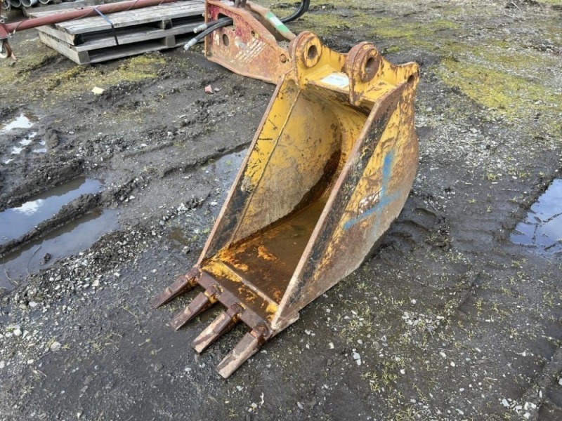 1996 Jones 18" Dig Bucket