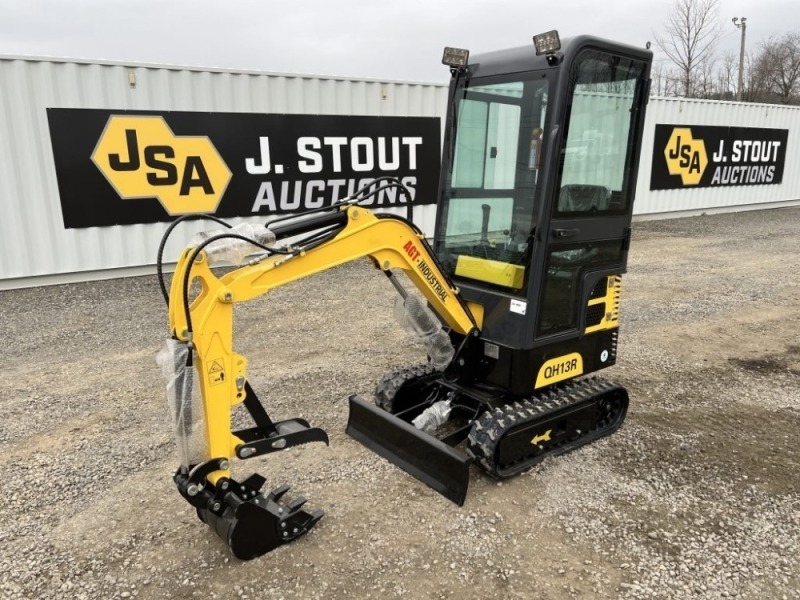 2023 AGT QH13R Mini Hydraulic Excavator