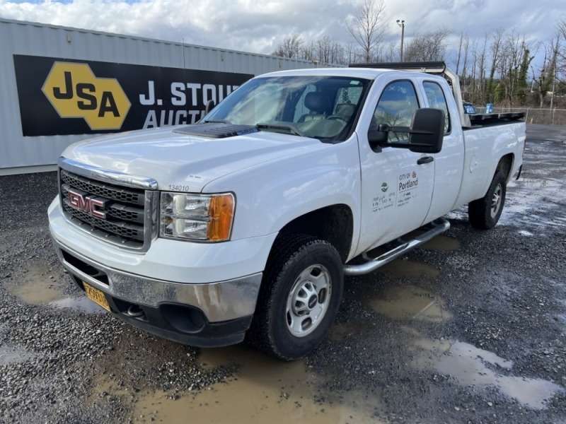 2013 GMC Sierra Extra Cab Pickup w/Dump Box