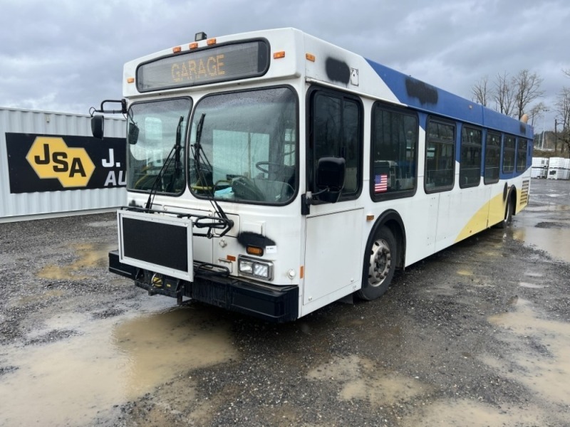 2005 New Flyer D40LF Transit Bus