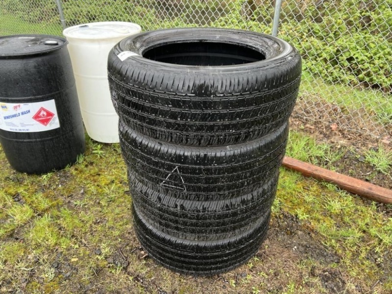 Firestone 275/55R20 Tires Qty: 4