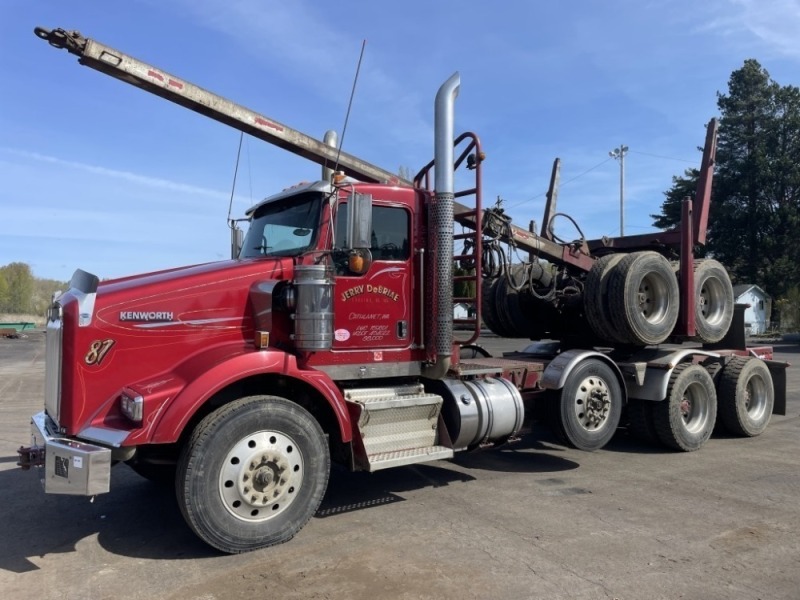 2016 Kenworth T800 Tri-Axle Log Truck