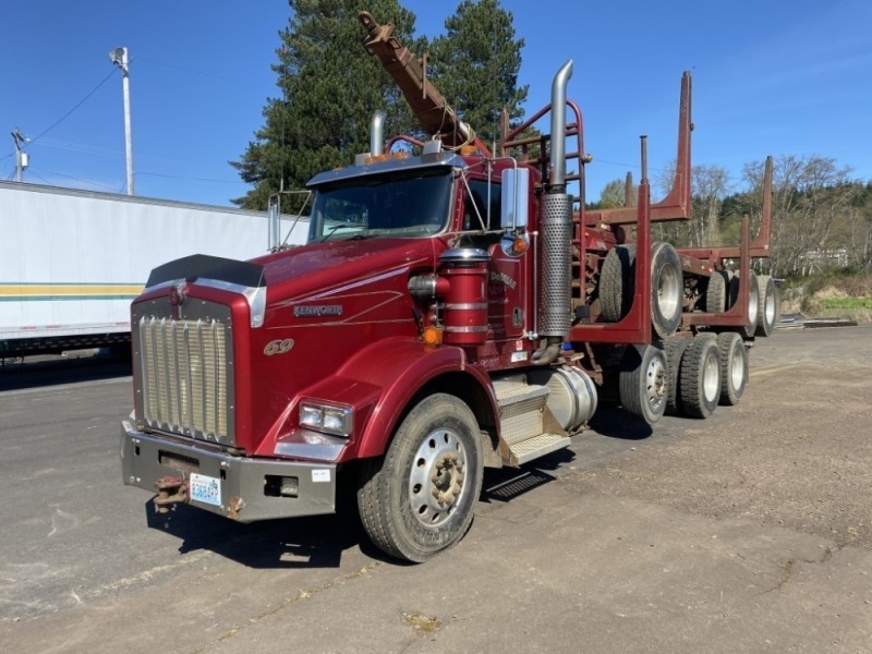 2004 Kenworth T800 Tri-Axle Log Truck