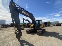 2013 Volvo EC220DL Hydraulic Excavator