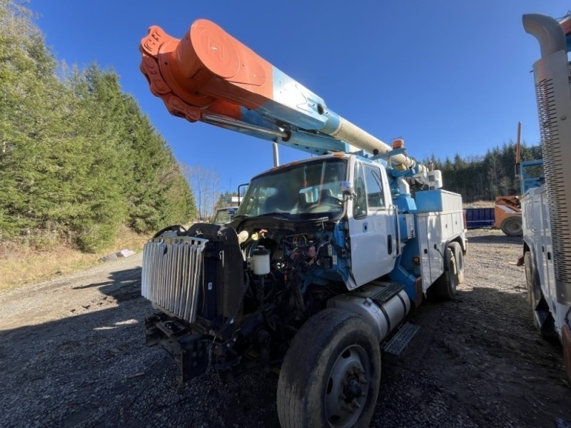 2011 International 7400 T/A Boom Truck