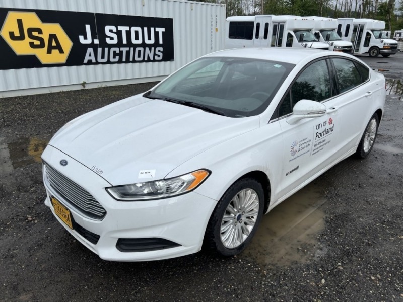 2015 Ford Fusion SE Hybrid Sedan