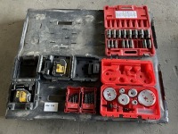 Milwaukee Hole Saw Set with Arbors