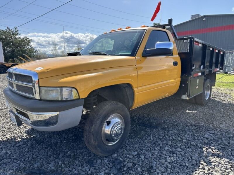 1999 Dodge Ram 3500 Flatbed Truck