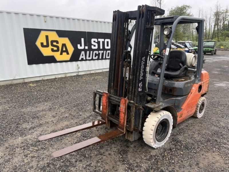 Toyota 8FGU25 Forklift