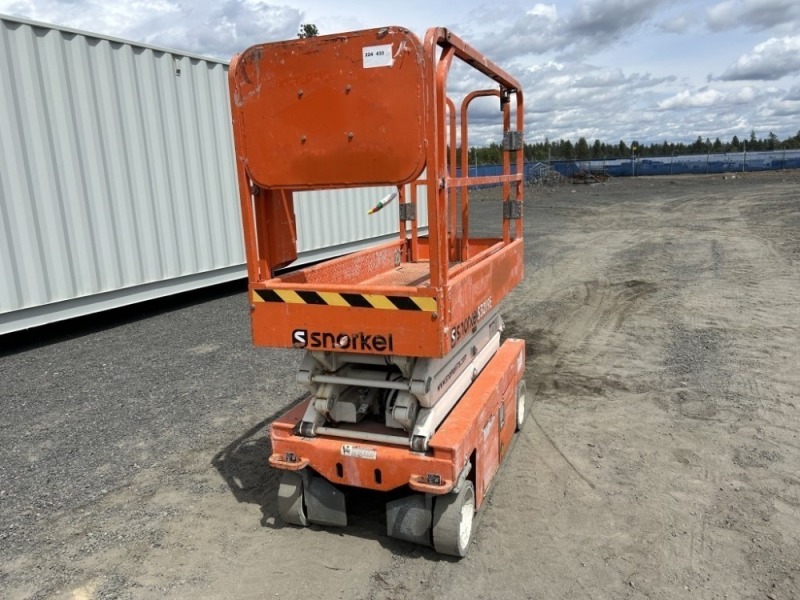 2017 Snorkel S3219E Scissor Lift