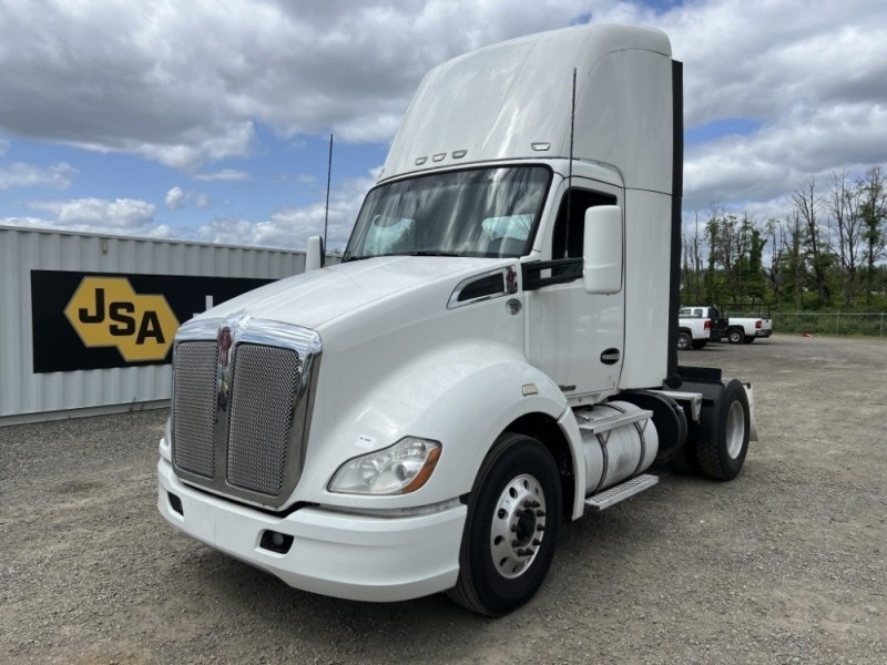 2017 Kenworth T680 S/A Truck Tractor