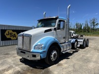 2017 Kenworth T880 Tri-Axle Truck Tractor