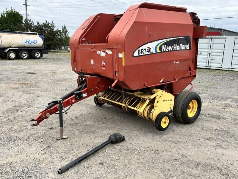 New Holland BR740A Towable Hay Baler