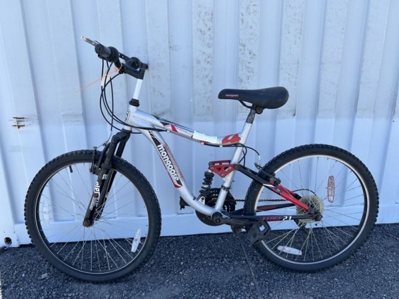 Mongoose Ledge 2.1 Mountain Bike