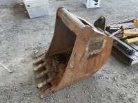 24" Tag Dig Bucket