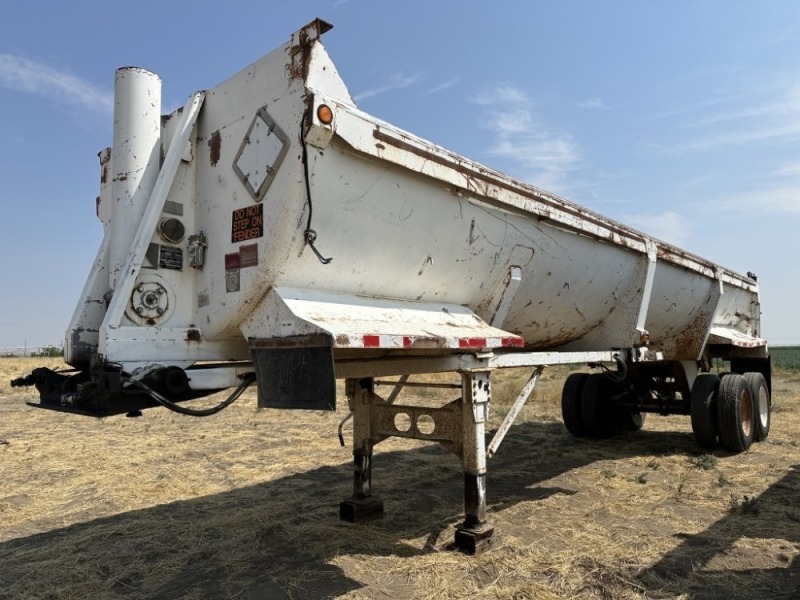 1995 Ranch Mfg T/A End Dump Trailer