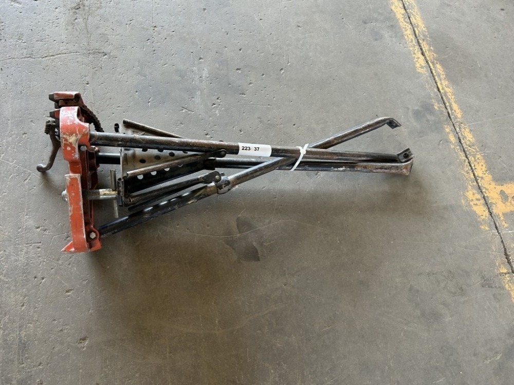 Using A Tri Vise Tri Stand Vice – How To Use the RIDGID® 460-6 TRISTAND® Chain Vise – PRJE
