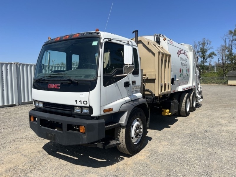 2009 GMC T8500 T/A Garbage Truck