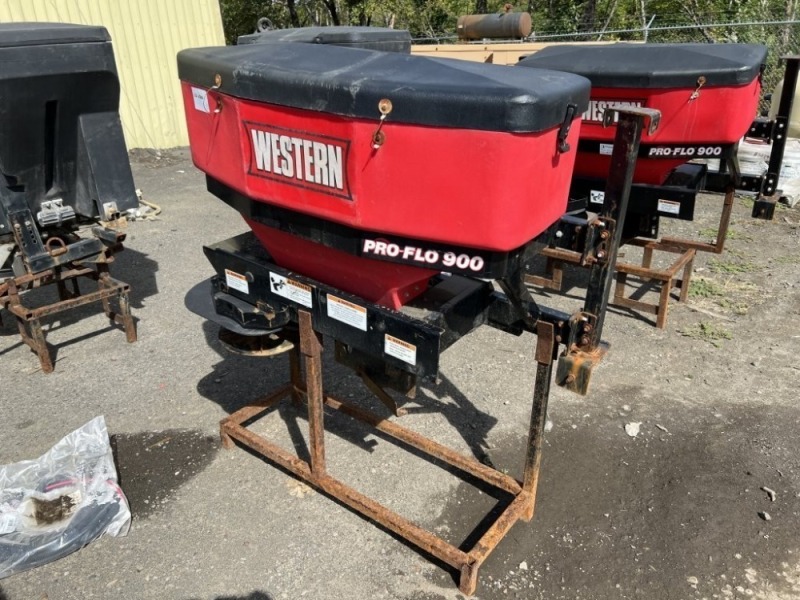 Western Pro-Flo 900 Tailgate Spreader