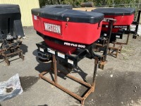 Western Pro-Flo 900 Tailgate Spreader