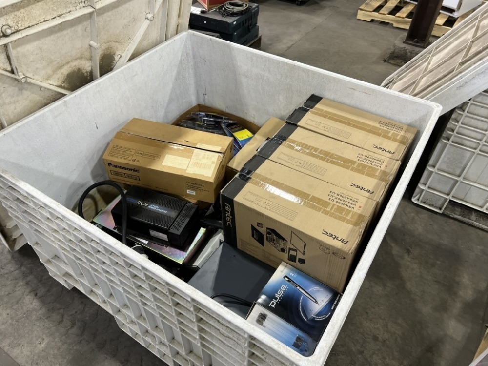 Exel Tech XP 600 Power Inverter | J. Stout Auction