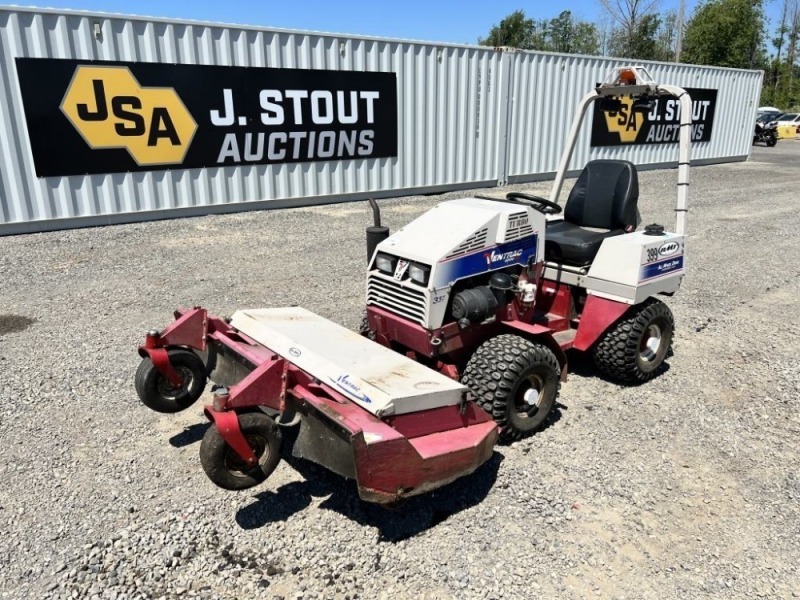 2012 Ventrac 4200 VXD AWD Ride On Mower