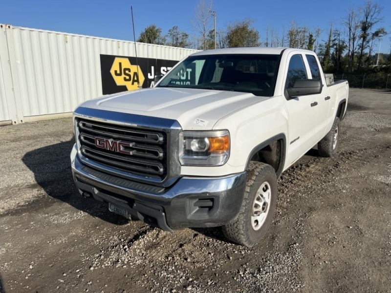 2015 GMC Sierra 2500 HD 4x4 Crew Cab Pickup