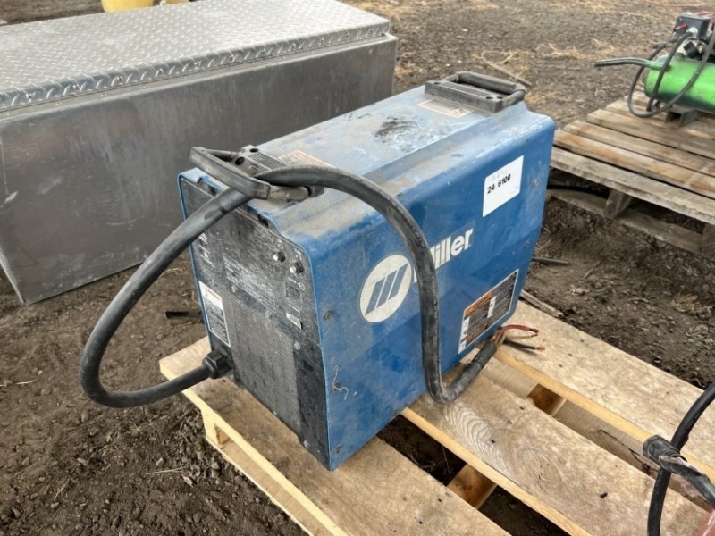 Miller XMT 350 CC/CV Welder