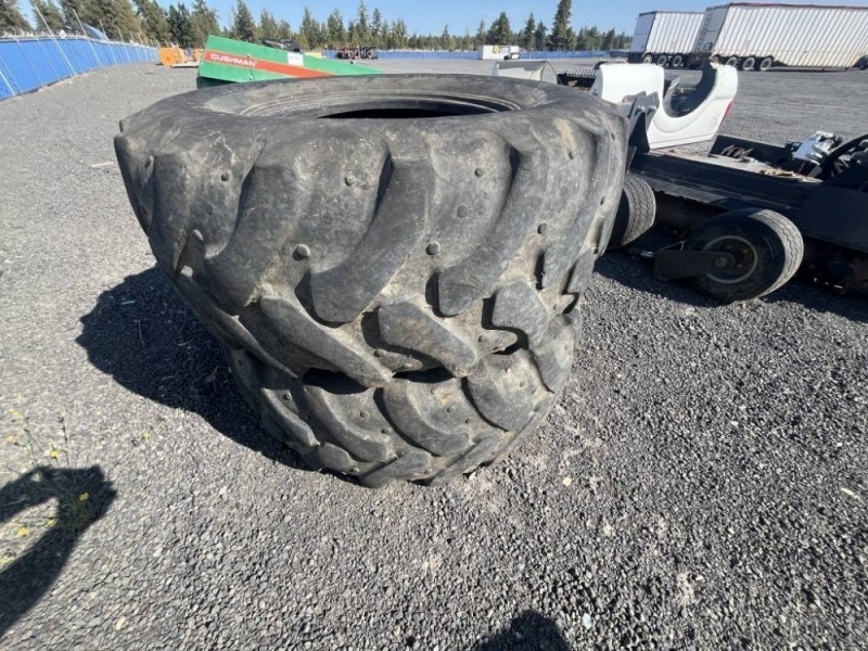 Maxam 19.5L-24 Tires