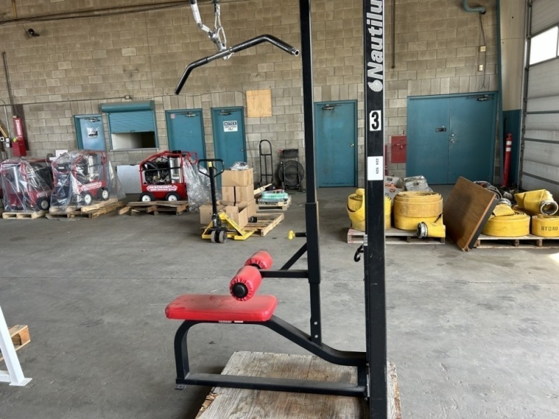 Nautilus Tricep Pull Down Machine