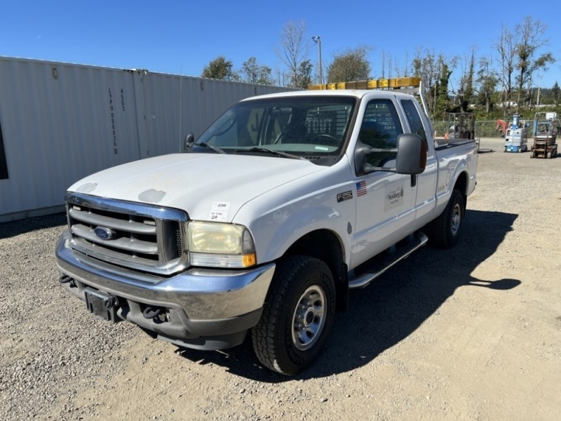 2004 Ford F250 SD 4X4 Extra Cab Pickup