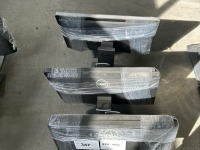 Dell Monitors Qty: 6