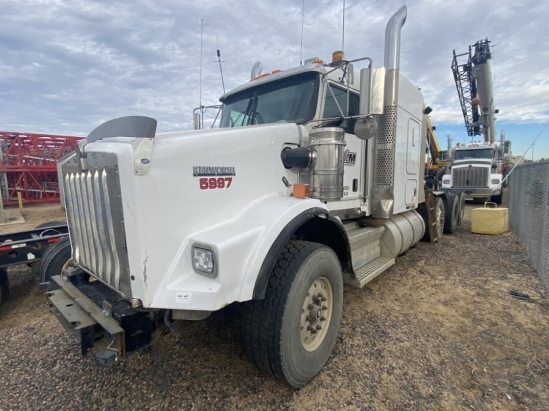 2011 Kenworth T880 Tri-Axle Sleeper Truck Tractor