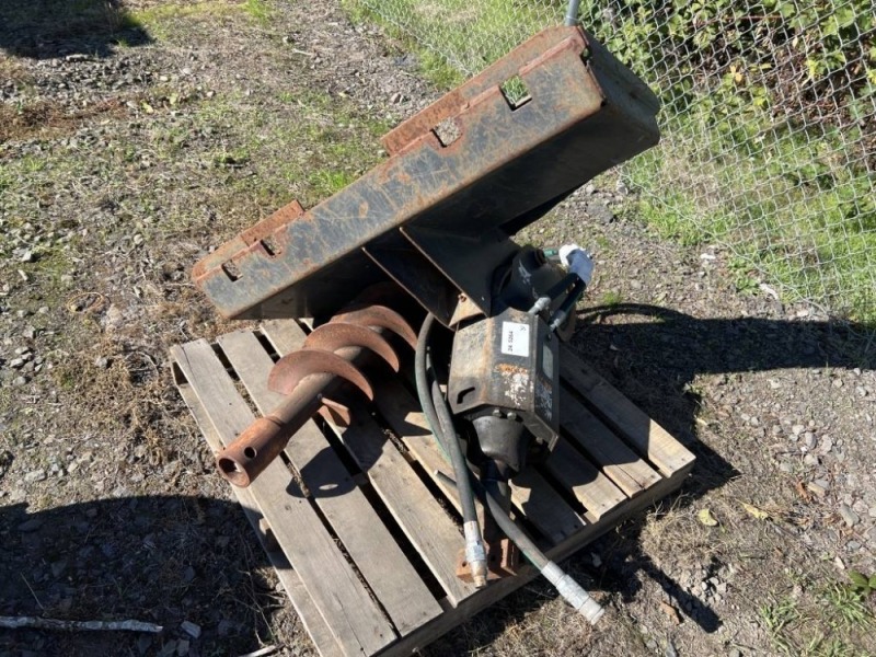 Bobcat Auger w/8" bit