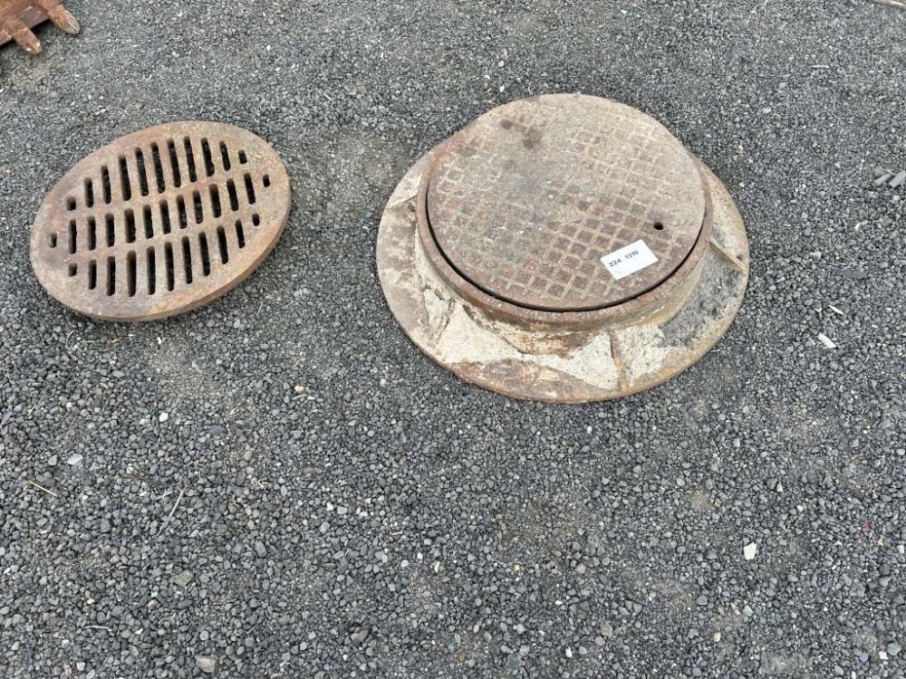 Manhold Riser J. Stout Auction