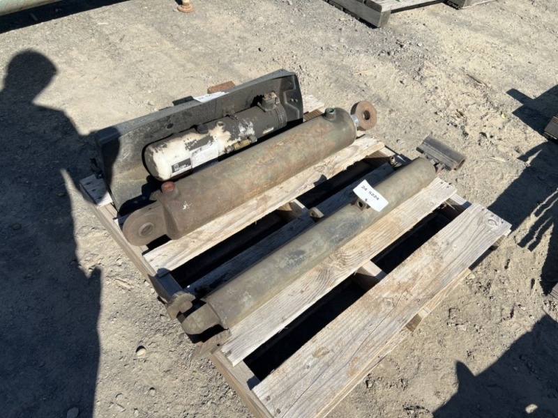 Hydraulic Cylinders Qty: 2