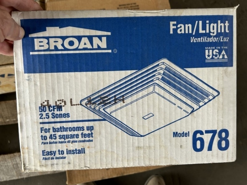 Broan 678 Bathroom Fan/Light