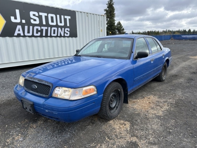 2001 Ford Crown Victoria Sedan