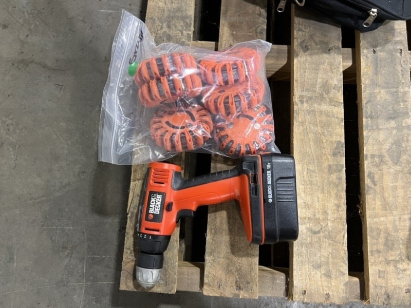 Black & Decker CDC1800 Drill & Lights