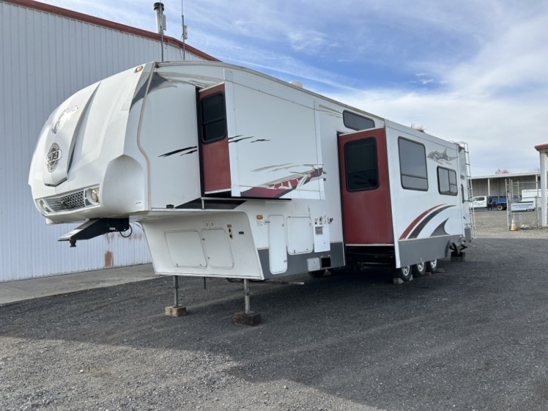 2008 Keystone Fuzion 373 5th Wheel Toy Hauler