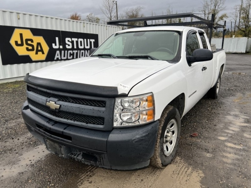 2010 Chevrolet Silverado Extra Cab Pickup